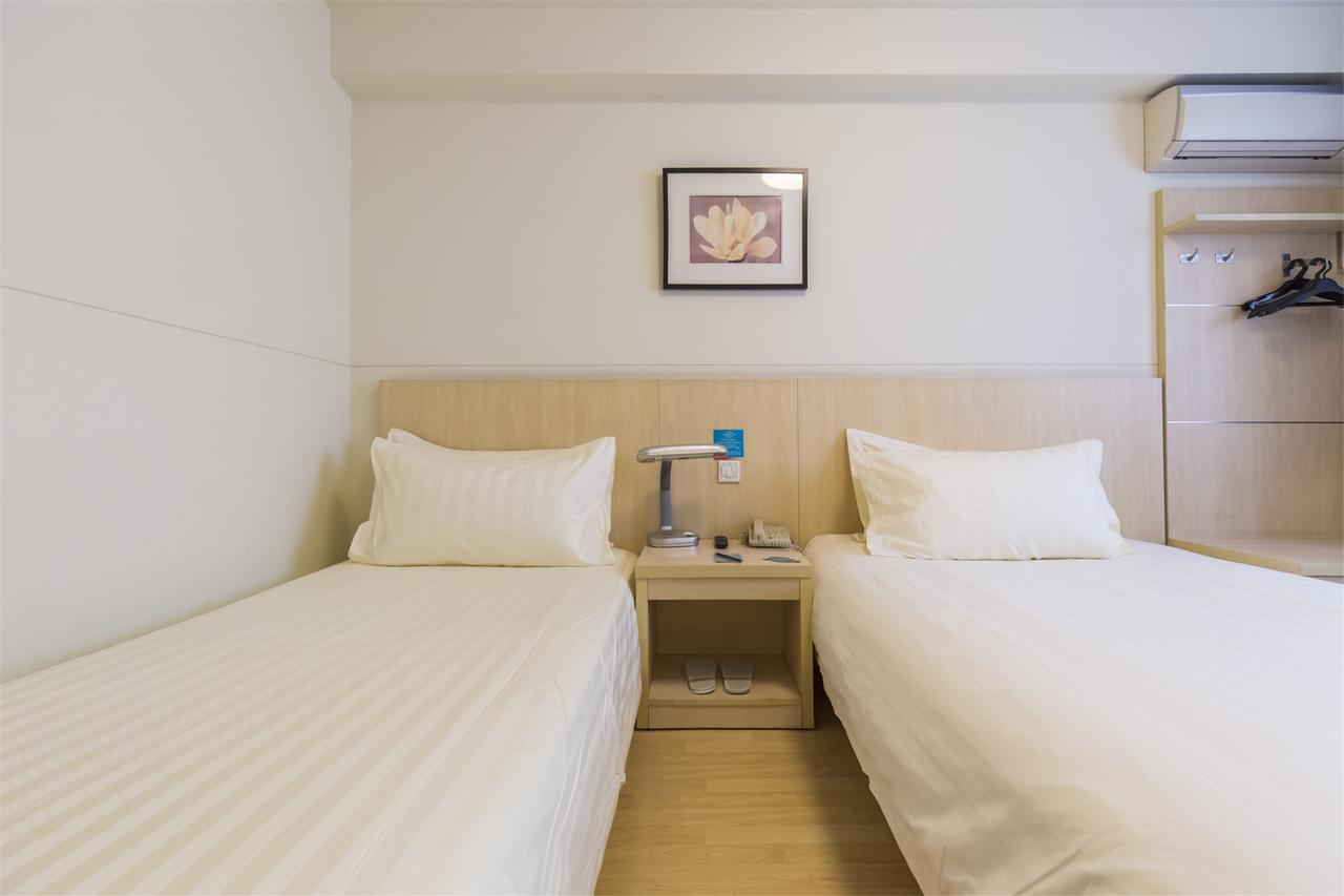 Jingjiang Inn Shanghai Hutai Road Exterior photo