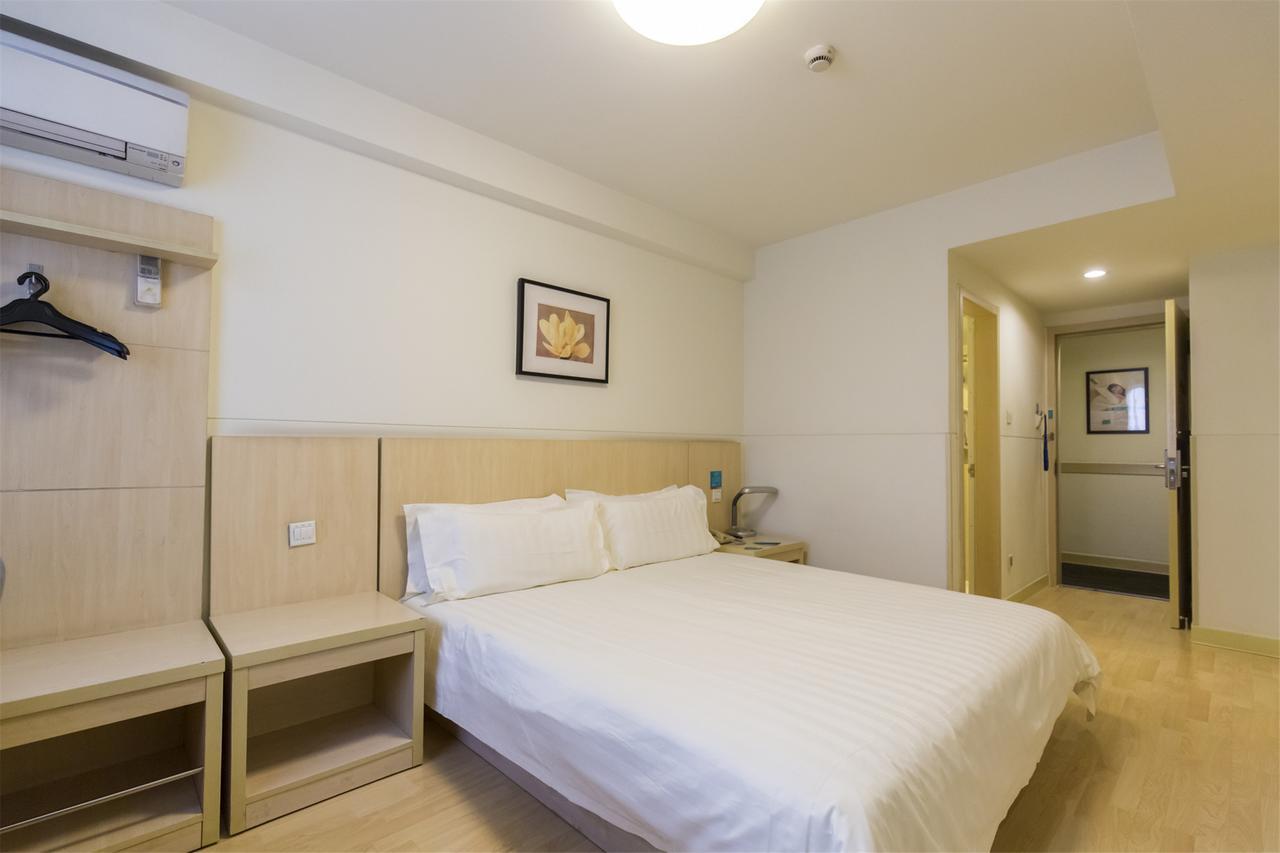 Jingjiang Inn Shanghai Hutai Road Exterior photo