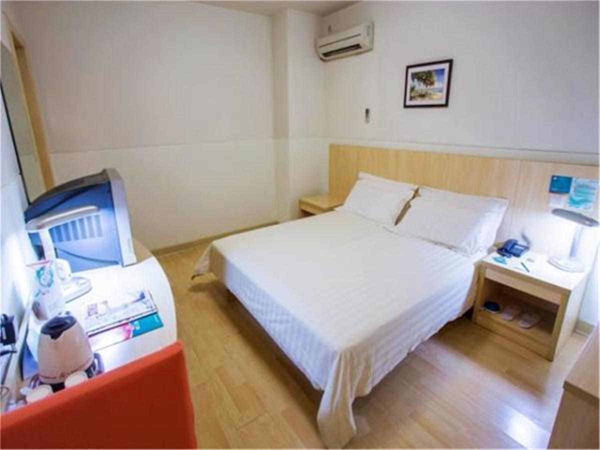 Jingjiang Inn Shanghai Hutai Road Exterior photo